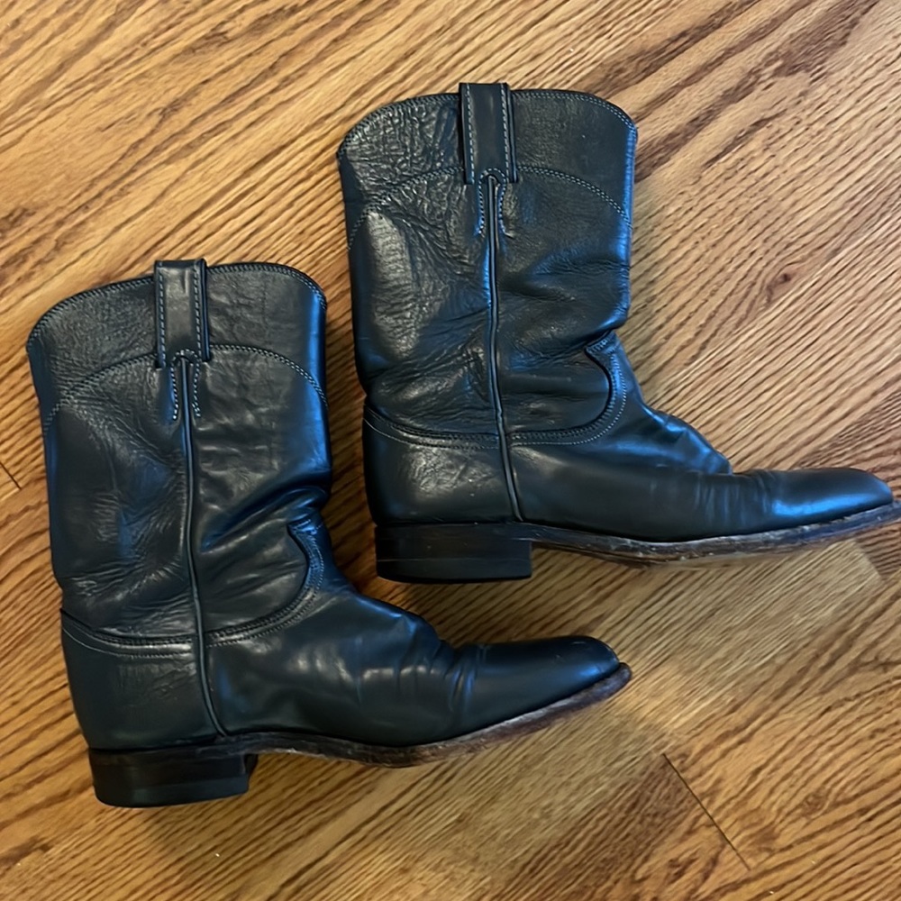 COPY - COPY - Justin Cowboy boots. Size 7. ½.